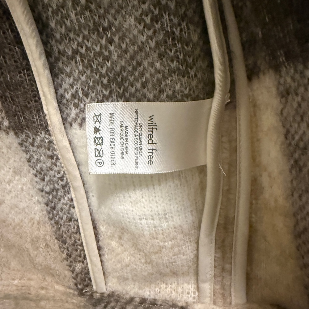 Aritzia Teddy Jacket in Cream and Brown Plaid - Picture 4 of 6